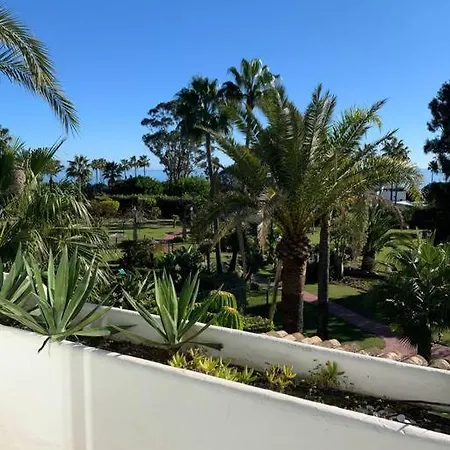 Casa En Primera Linea De Playa * Estepona